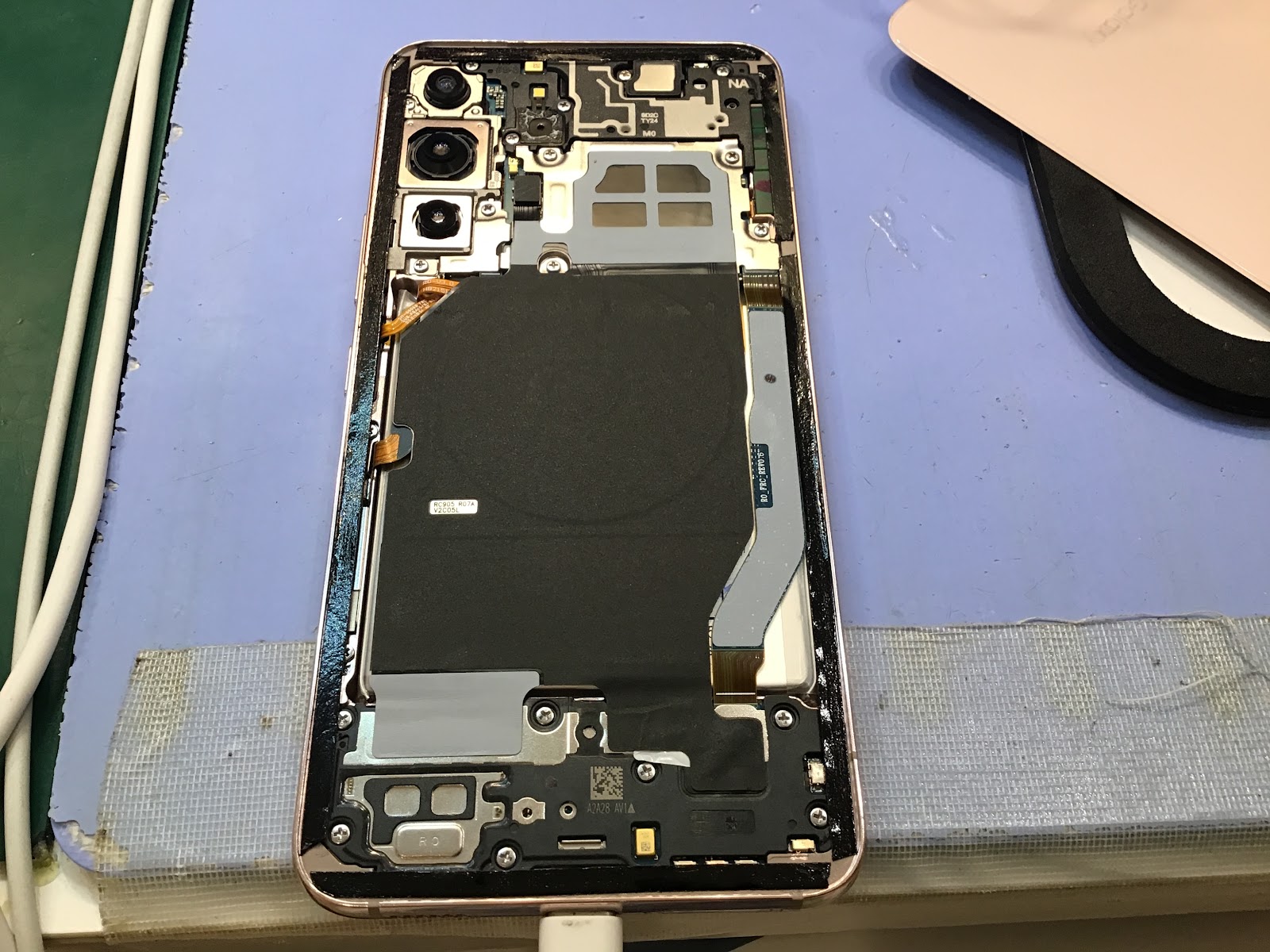 GalaxyS22ならデータそのまま修理可能なスマホ修理工房セレオ甲府店へ！